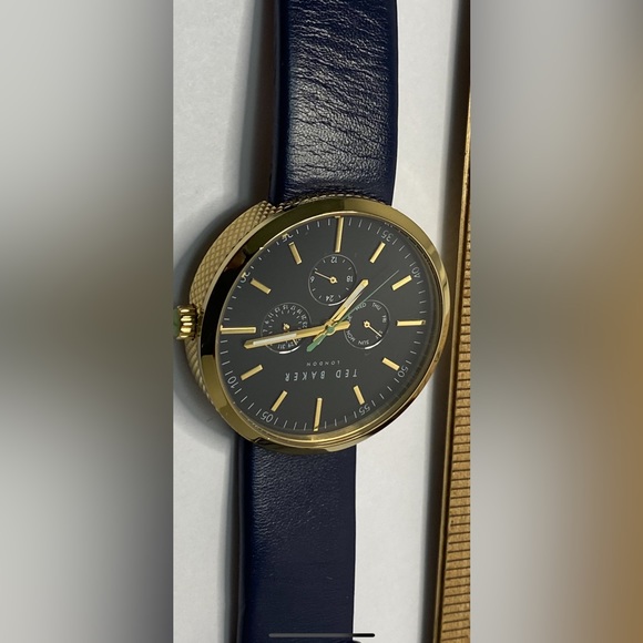 ❤️🇬🇧Almost new Ted Baker wrist watch. Blue leather straps and gold trim. - Picture 2 of 7